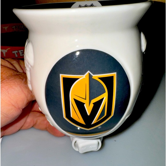 NEW SCENTSY WAX WARMER PLUG IN "VEGAS GOLDEN KNIGHTS HOCKEY " - Picture 1 of 5
